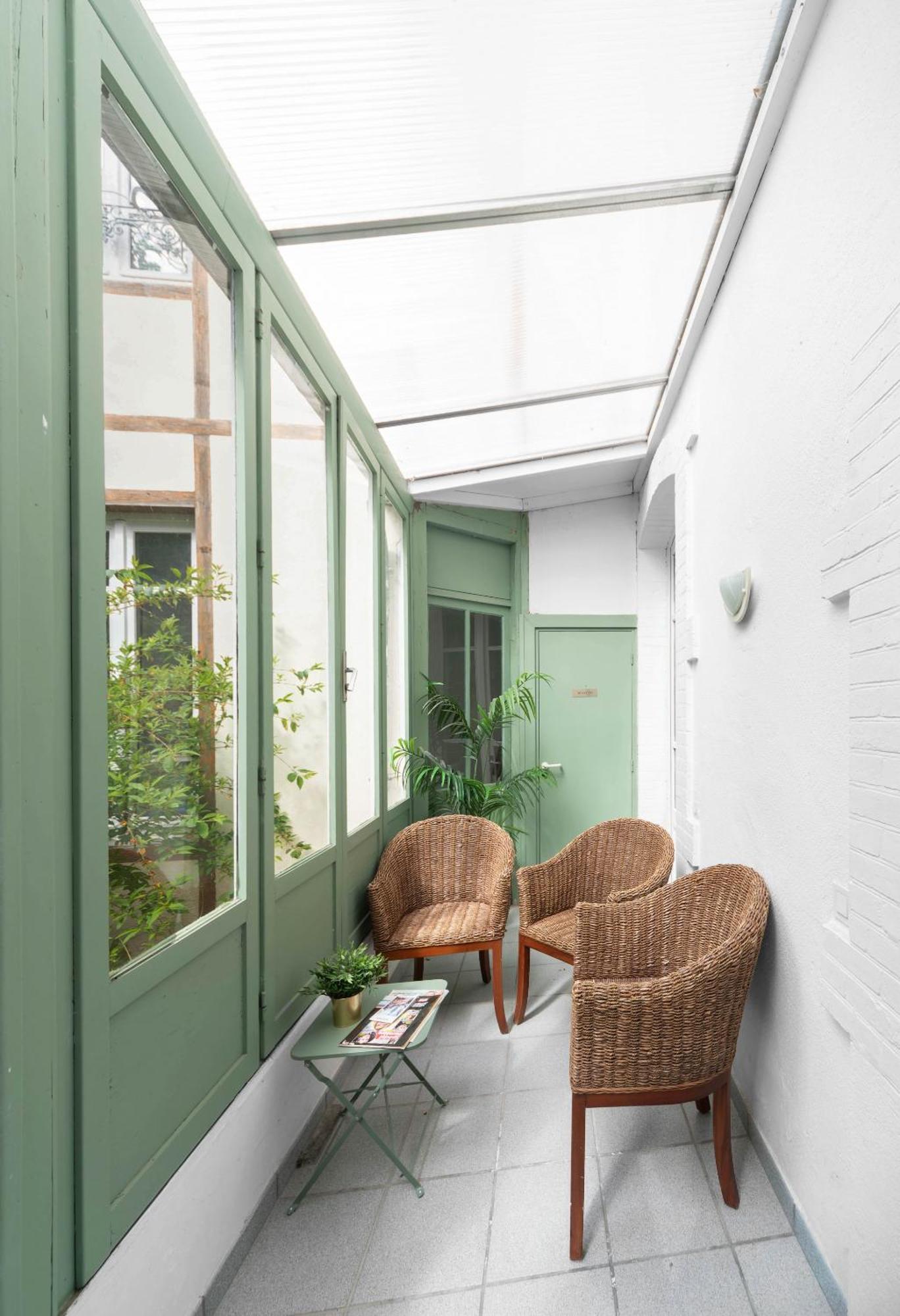 Residence Bains Callou Situee Face Aux Thermes Vichy Buitenkant foto